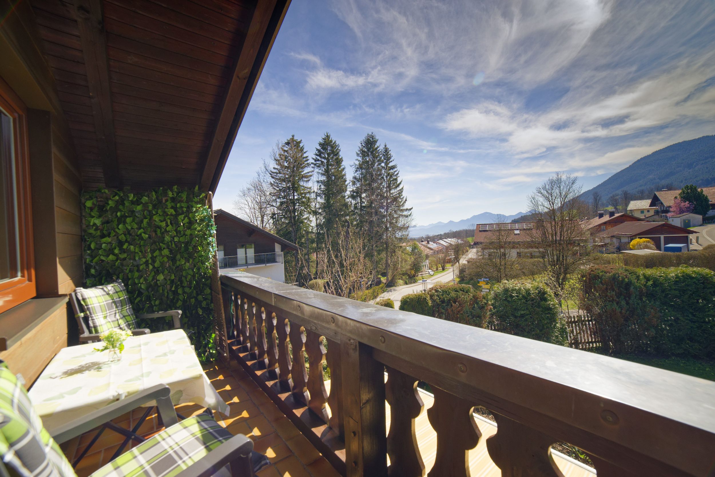 Haus am Kurpark - Ferienwohnung "Alpenblick" Balkonausblick